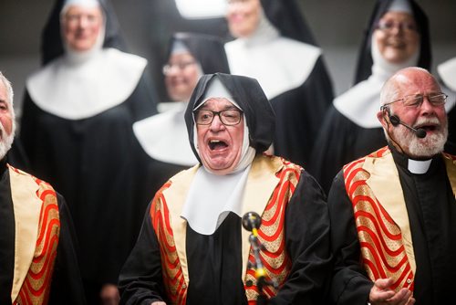 MIKAELA MACKENZIE / WINNIPEG FREE PRESS
Perry Rubenfeld (centre), also known as Sister Merry Perry, performs during a show in Lorette in Winnipeg on Saturday, Sept. 15, 2018.  
Winnipeg Free Press 2018.
