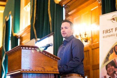 MIKAELA MACKENZIE / WINNIPEG FREE PRESS
Dakota Sipie, owner of Sipies Mobile Wash, speaks at an event celebrating the successes of the First Peoples Economic Growth Fund at the Fort Garry Hotel in Winnipeg on Tuesday, Oct. 2, 2018.  Winnipeg Free Press 2018.