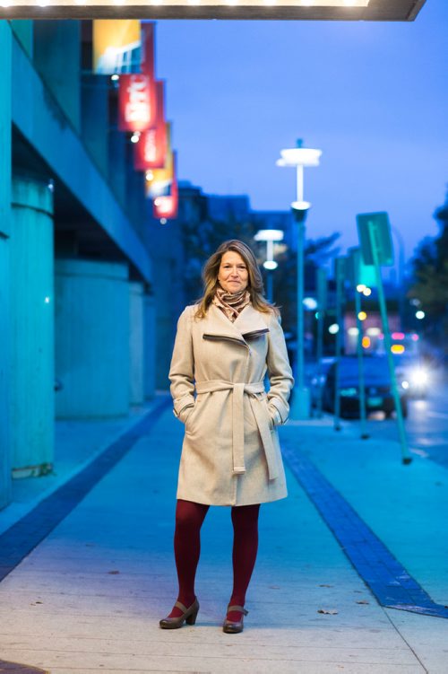 MIKAELA MACKENZIE / WINNIPEG FREE PRESS
Kelly Thornton, the new director of the Royal Manitoba Theatre Company, poses outside the theatre in Winnipeg on Tuesday, Oct. 2, 2018.  Winnipeg Free Press 2018.