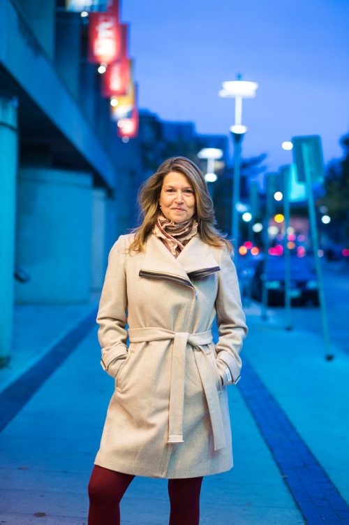 MIKAELA MACKENZIE / WINNIPEG FREE PRESS
Kelly Thornton, the new director of the Royal Manitoba Theatre Company, poses outside the theatre in Winnipeg on Tuesday, Oct. 2, 2018.  Winnipeg Free Press 2018.