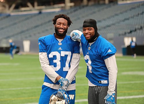 RUTH BONNEVILLE / WINNIPEG FREE PRESS

Winnipeg Blue Bombers practice at Investors Group Field Tuesday.

#45 Santos Knox and #3 Kevin Fogg

October 2nd, 2018