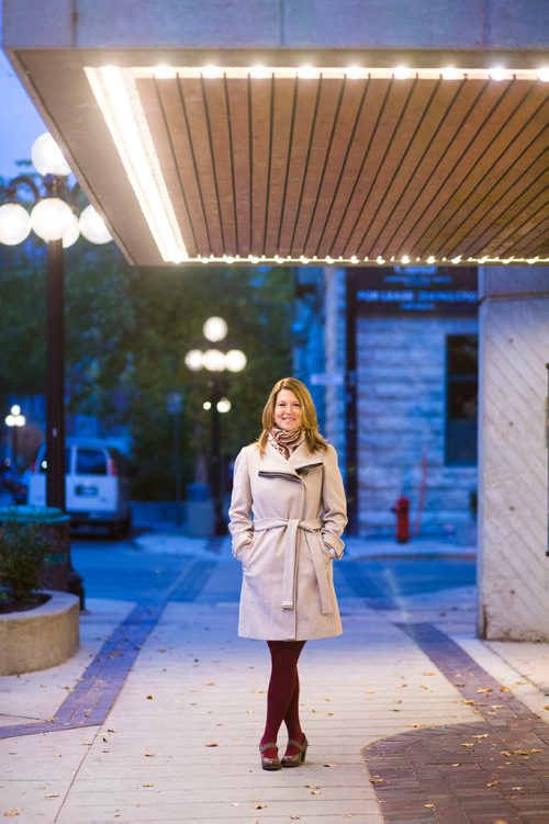 MIKAELA MACKENZIE / WINNIPEG FREE PRESS
Kelly Thornton, the new director of the Royal Manitoba Theatre Company, poses outside the theatre in Winnipeg on Tuesday, Oct. 2, 2018.  Winnipeg Free Press 2018.