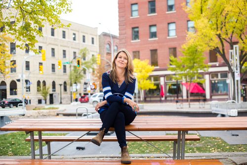 MIKAELA MACKENZIE / WINNIPEG FREE PRESS
Kelly Thornton, the new director of the Royal Manitoba Theatre Company, poses in the Exchange District in Winnipeg on Tuesday, Oct. 2, 2018.  Winnipeg Free Press 2018.