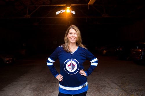 MIKAELA MACKENZIE / WINNIPEG FREE PRESS
Kelly Thornton, the new director of the Royal Manitoba Theatre Company, poses in the Exchange District in Winnipeg on Tuesday, Oct. 2, 2018.  Winnipeg Free Press 2018.