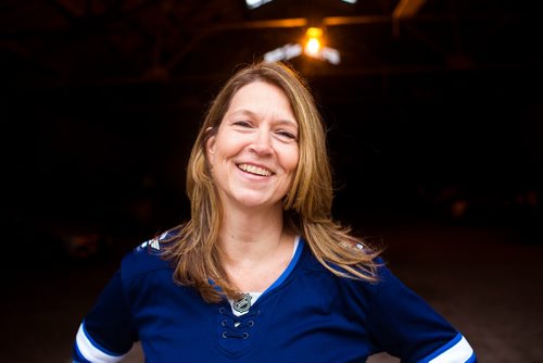 MIKAELA MACKENZIE / WINNIPEG FREE PRESS
Kelly Thornton, the new director of the Royal Manitoba Theatre Company, poses in the Exchange District in Winnipeg on Tuesday, Oct. 2, 2018.  Winnipeg Free Press 2018.