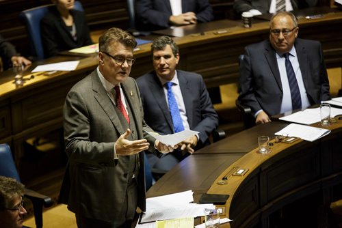 MIKE DEAL / WINNIPEG FREE PRESS
Manitoba Liberal leader Dougald Lamont speaks for the first time in the Legislative Assembly since being elected in a by-election held on July 17 for the St. Boniface riding.
181003 - Wednesday, October 03, 2018.