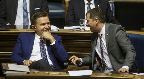 MIKE DEAL / WINNIPEG FREE PRESS
Doyle Piwniuk Conservative MLA for Arthur-Virden (left) and Shannon Martin Conservative MLA for Morris (right) chat during question period in the Manitoba Legislative Assembly.
181003 - Wednesday, October 03, 2018.