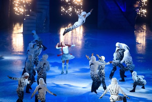 MIKE SUDOMA / WINNIPEG FREE PRESS
Cirque Du Soleil brought a rather fitting ice skating performance to a whole new level Wednesday night at Bell MTS Place. October 3, 2018