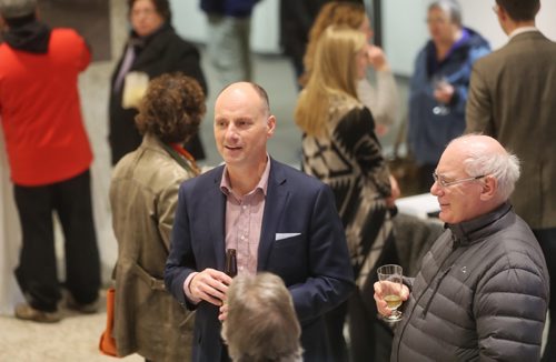 TREVOR HAGAN / WINNIPEG FREE PRESS
Editor Paul Samyn speaking with attendees to the Free Press showing of Spotlight at the Winnipeg Art Gallery, Wednesday, October 3, 2018.