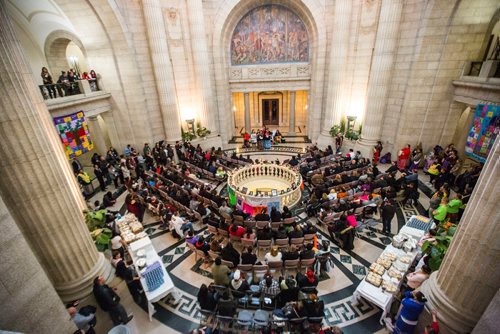 MIKAELA MACKENZIE / WINNIPEG FREE PRESS
The lives of missing and murdered indigenous women and girls are celebrated at an event at the Manitoba Legislative Building in Winnipeg on Thursday, Oct. 4, 2018.  Winnipeg Free Press 2018.