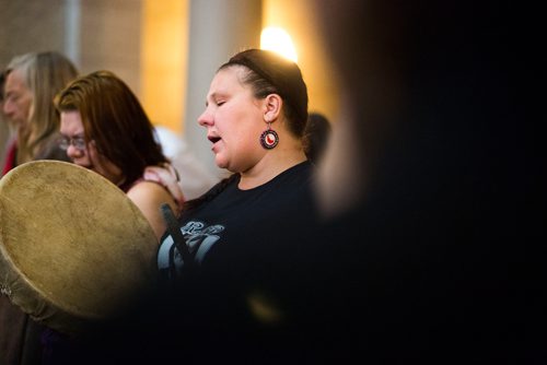 MIKAELA MACKENZIE / WINNIPEG FREE PRESS
Carrie Blaydon sings with the Dancing Spirit drum group at an event celebrating the lives of missing and murdered indigenous women and girls at the Manitoba Legislative Building in Winnipeg on Thursday, Oct. 4, 2018.  Winnipeg Free Press 2018.