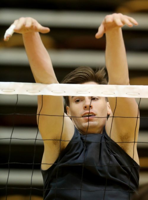 TREVOR HAGAN / WINNIPEG FREE PRESS
Manitoba Bisons' Ben Carleton (4), during volleyball practice, Thursday, October 4, 2018.