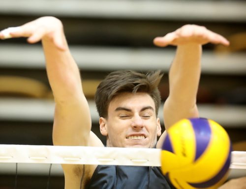 TREVOR HAGAN / WINNIPEG FREE PRESS
Manitoba Bisons' Ben Carleton (4), during volleyball practice, Thursday, October 4, 2018.