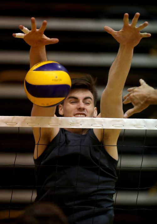 TREVOR HAGAN / WINNIPEG FREE PRESS
Manitoba Bisons' Ben Carleton (4), during volleyball practice, Thursday, October 4, 2018.