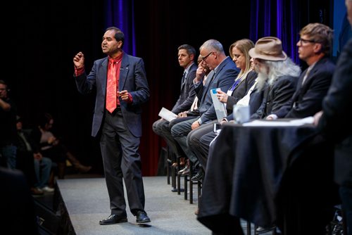 MIKE DEAL / WINNIPEG FREE PRESS
Umar Hayat answers a question during the WinnipegREALTORS all-candidates forum held at the Culturel Centre Franco Manitobain Thursday evening.
181004 - Thursday, October 04, 2018.