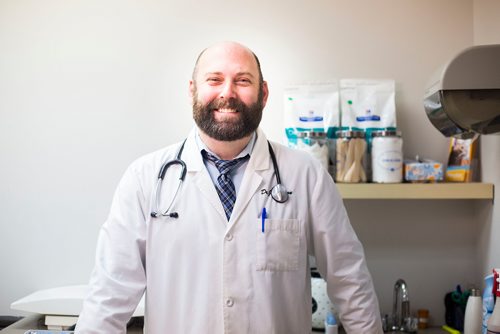 MIKAELA MACKENZIE / WINNIPEG FREE PRESS
Dr. Jonas Watson, local vet and president of the Manitoba Veterinary Medical Association, poses in an examining room at the Tuxedo Animal Hospital in Winnipeg on Friday, Oct. 5, 2018. Although there is a danger of accidental overdoses of cannabis with pets, there is also potential for therapeutic use. Winnipeg Free Press 2018.