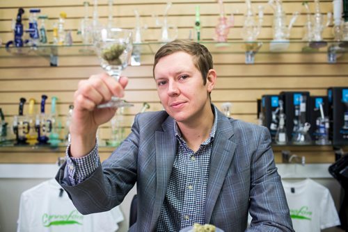 MIKAELA MACKENZIE / WINNIPEG FREE PRESS
Joel Carleton, Manitoba's first cannabis sommelier, poses for a portrait at Cannafam in Winnipeg on Friday, Oct. 5, 2018.
Winnipeg Free Press 2018.