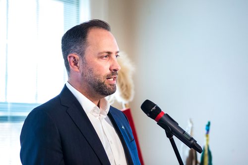 MIKAELA MACKENZIE / WINNIPEG FREE PRESS
Ry Moran, director of the National Centre for Truth and Reconciliation, speaks at the release of the KAIROS Education for Reconciliation Report Card at the National Centre for Truth and Reconciliation at the University of Manitoba in Winnipeg on Tuesday, Oct. 9, 2018.
Winnipeg Free Press 2018.