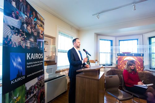 MIKAELA MACKENZIE / WINNIPEG FREE PRESS
Ry Moran, director of the National Centre for Truth and Reconciliation, speaks at the release of the KAIROS Education for Reconciliation Report Card at the National Centre for Truth and Reconciliation at the University of Manitoba in Winnipeg on Tuesday, Oct. 9, 2018.
Winnipeg Free Press 2018.