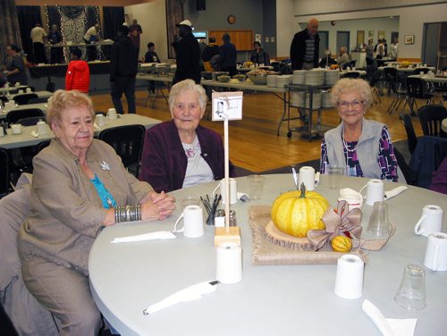 Canstar Community News Sept. 30, 2018 - Many of the diners attending the Starbuck Fowl Supper come every year for the good food and companionship. (ANDREA GEARY/CANSTAR COMMUNITY NEWS)