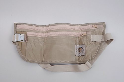 BORIS MINKEVICH / WINNIPEG FREE PRESS 090302 Travel products. Money belt.