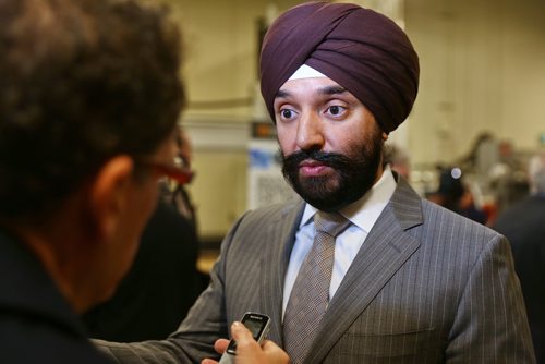 MIKE DEAL / WINNIPEG FREE PRESS
Navdeep Bains, Minister of Innovation, Science and Economic Development, announced funding to strengthen Manitobas aerospace industry while at Composites Innovation Centre, 158 Commerce Drive, Wednesday morning. 
181010 - Wednesday, October 10, 2018