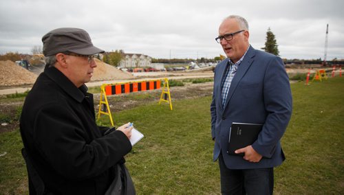 MIKE DEAL / WINNIPEG FREE PRESS
Mayoral candidate Tim Diack unveils his infrastructure plan at a press conference beside the construction at Waverley Street and Wilks Avenue Wednesday afternoon. The Winnipeg Free Press were the only media to attend. 
181010 - Wednesday, October 10, 2018.