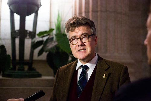 MIKAELA MACKENZIE / WINNIPEG FREE PRESS
Liberal leader Dougald Lamont speaks to the media about conflicts of interest at the Manitoba Legislative Building in Winnipeg on Wednesday, Oct. 10, 2018.
Winnipeg Free Press 2018.