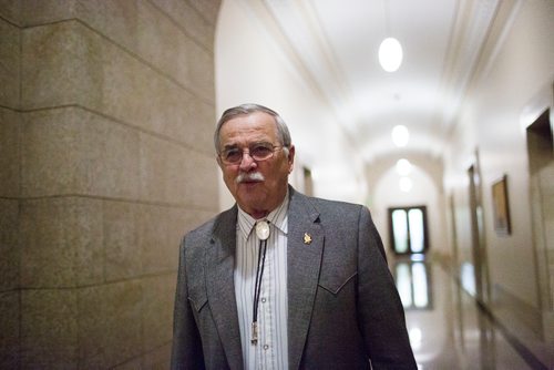 MIKAELA MACKENZIE / WINNIPEG FREE PRESS
PC MLA Cliff Graydon walks down the hall at the Manitoba Legislative Building in Winnipeg on Thursday, Oct. 11, 2018.
Winnipeg Free Press 2018.