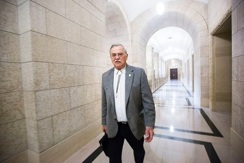 MIKAELA MACKENZIE / WINNIPEG FREE PRESS
PC MLA Cliff Graydon walks down the hall at the Manitoba Legislative Building in Winnipeg on Thursday, Oct. 11, 2018.
Winnipeg Free Press 2018.