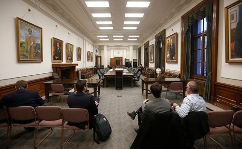 JOHN WOODS / WINNIPEG FREE PRESS
People wait for a committee meeting to start at the Manitoba Legislature Thursday, October 11, 2018. Delays by politicians led to a delay in committee meetings.