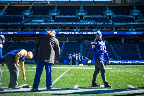 MIKAELA MACKENZIE / WINNIPEG FREE PRESS
The Bombers practice at the Investors Group Field in Winnipeg on Friday, Oct. 12, 2018. 
Winnipeg Free Press 2018.