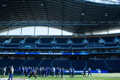 MIKAELA MACKENZIE / WINNIPEG FREE PRESS
The Bombers practice at the Investors Group Field in Winnipeg on Friday, Oct. 12, 2018. 
Winnipeg Free Press 2018.