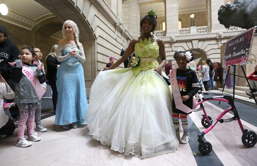 TREVOR HAGAN / WINNIPEG FREE PRESS
Brooklyn Burton, 6, with Princess Tiana, at "Castle Chavella" at the Manitoba Legislative Building, as more than 100 young girls, including 70 battling life threatening or chronic illness were crowned Princess for a Day, Sunday, October 14, 2018.