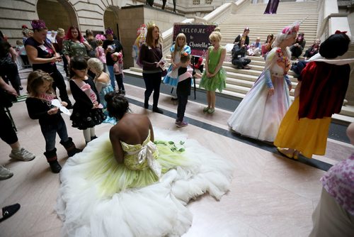 TREVOR HAGAN / WINNIPEG FREE PRESS
Princess for a Day at "Castle Chavella" at the Manitoba Legislative Building, as more than 100 young girls, including 70 battling life threatening or chronic illness, Sunday, October 14, 2018.