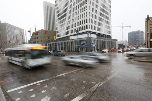 JOHN WOODS / WINNIPEG FREE PRESS
Intersection of Portage and Fort photographed Monday, October 15, 2018. Vote Open, the coalition in favour of opening Portage and Main to pedestrians, claims it has a solution to ease traffic flow if the intersection is reopened. The group is proposing opening a north-south transit corridor along Fort Street.