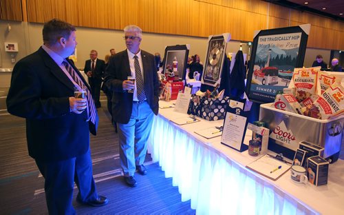 JASON HALSTEAD / WINNIPEG FREE PRESS

Attendees check out silent auction items at the Canadian Cancer Society's Daffodil Gala on Sept. 28, 2018 at the RBC Convention Centre Winnipeg. (See Social Page)