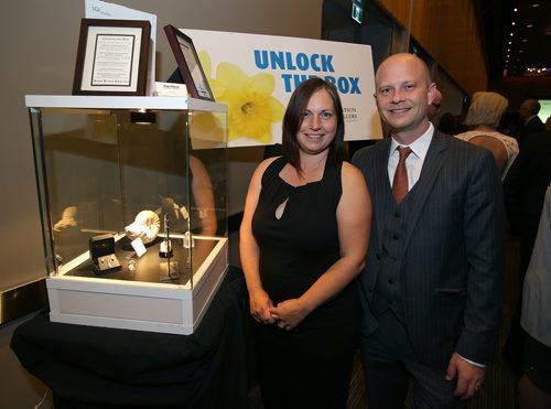 JASON HALSTEAD / WINNIPEG FREE PRESS

L-R: Christine Watson and John Watson of Roger Watson Jewellers with their 'Unlock the Box' prizes at the Canadian Cancer Society's Daffodil Gala on Sept. 28, 2018 at the RBC Convention Centre Winnipeg. (See Social Page)