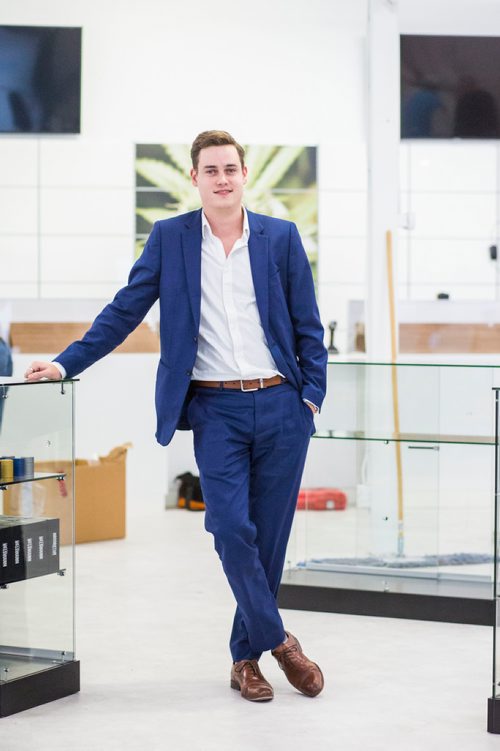 MIKAELA MACKENZIE / WINNIPEG FREE PRESS
John Arbuthnot, Delta 9 CEO, poses while the cannabis store prepares for opening day in Winnipeg on Tuesday, Oct. 16, 2018. 
Winnipeg Free Press 2018.