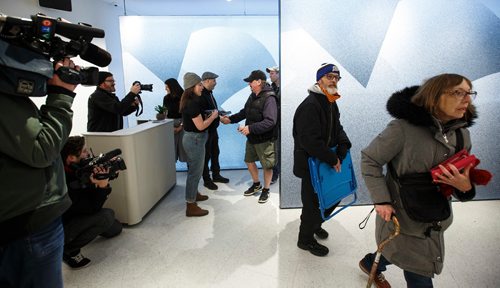 MIKE DEAL / WINNIPEG FREE PRESS
The first customers enter Tokyo Smoke after showing their ID's as the doors open on the first day that cannabis can be sold legally in Canada.
181017 - Wednesday, October 17, 2018.