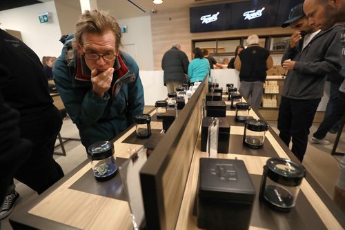 RUTH BONNEVILLE / WINNIPEG FREE PRESS

Tweed Cannabis store located in Osborne Village opens its doors to Cannabis customers on Wednesday morning.  




October 17, 2018