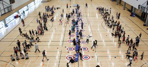 MIKE DEAL / WINNIPEG FREE PRESS
Grade three students competing in a floor curling tournament at the Sport for Life Centre Thursday morning. CurlManitoba hosted one of Canadas largest youth floor curling tournaments, over 550 students from twelve schools and five School Divisions took part.
181018 - Thursday, October 18, 2018.