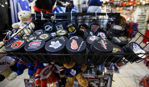 MIKE DEAL / WINNIPEG FREE PRESS
Pucks! Uptown Sports which is on the 2nd level of Portage Place Shopping Centre is celebrating its 15th anniversary in downtown Winnipeg.
181018 - Thursday, October 18, 2018.