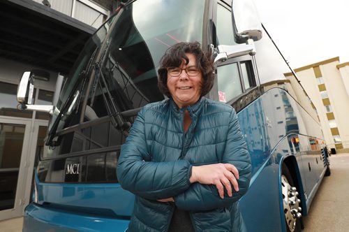 RUTH BONNEVILLE / WINNIPEG FREE PRESS

Biz: Suzanne Barbeau Bracegirdle, CEO of Kelsey Bus Lines, stands next to one of their new busses in Winnipeg Friday.

See Martin Cash story.

October 19, 2018