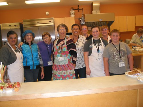 Canstar Community News Oct. 13, 2018 - Local residents volunteered to help out in the canteen at the Headingley Christmas Arts and Crafts Sale. (ANDREA GEARY/CANSTAR COMMUNITY NEWS)