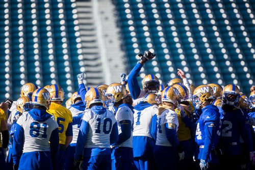 MIKAELA MACKENZIE / WINNIPEG FREE PRESS
Bombers practice at Investors Group Field in Winnipeg on Monday, Oct. 22, 2018. 
Winnipeg Free Press 2018.