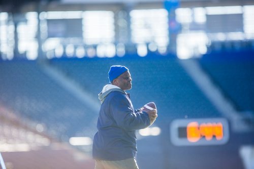 MIKAELA MACKENZIE / WINNIPEG FREE PRESS
Defensive coordinator Richie Hall at Bombers practice at Investors Group Field in Winnipeg on Tuesday, Oct. 23, 2018. 
Winnipeg Free Press 2018.