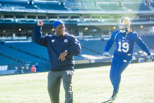 MIKAELA MACKENZIE / WINNIPEG FREE PRESS
Defensive coordinator Richie Hall at Bombers practice at Investors Group Field in Winnipeg on Tuesday, Oct. 23, 2018. 
Winnipeg Free Press 2018.