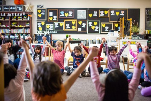 MIKAELA MACKENZIE / WINNIPEG FREE PRESS
Grade 1-3 students do mindfulness activities at Sargent Park School in Winnipeg on Thursday, Oct. 25, 2018. 
Winnipeg Free Press 2018.