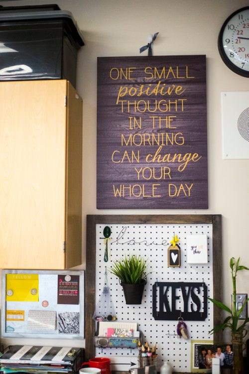 MIKAELA MACKENZIE / WINNIPEG FREE PRESS
Mindfulness strategies in Sue Macfarlane Penner's classroom at Sargent Park School in Winnipeg on Thursday, Oct. 25, 2018. 
Winnipeg Free Press 2018.